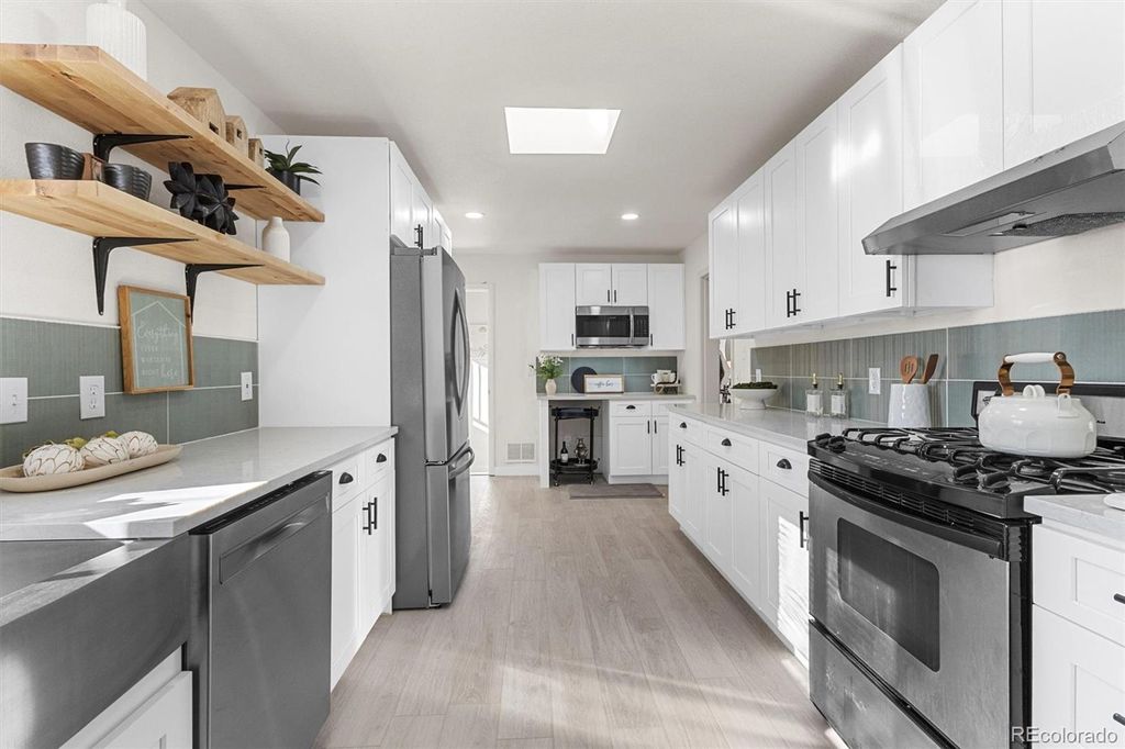 Photo of 2960 Poplar Street, Denver, CO 80207 (MLS # 8167596)