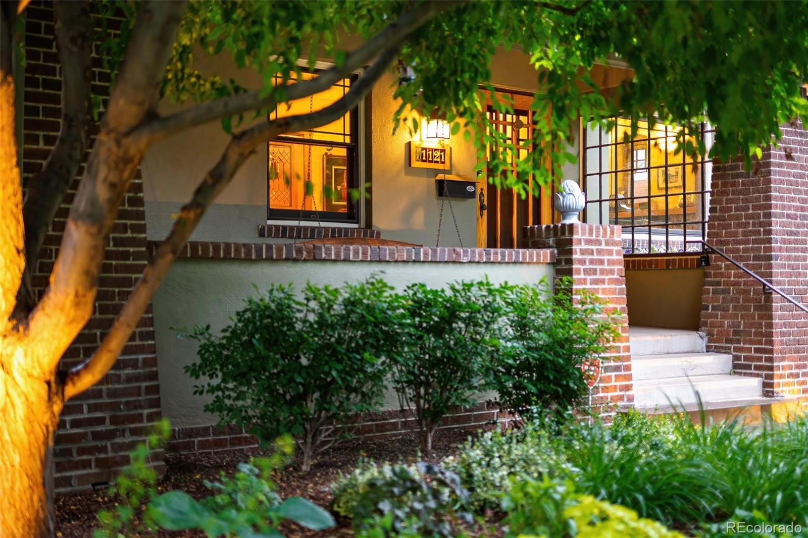 1121 S Williams Street