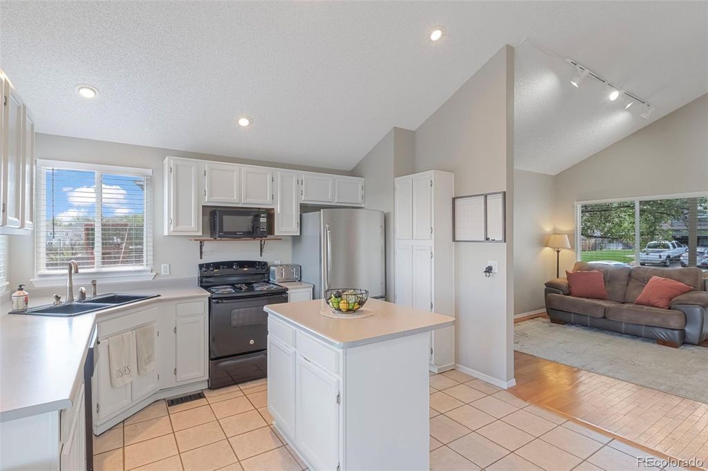 Photo of 7762 Kyle Way, Littleton, CO 80125 (MLS # 8751605)