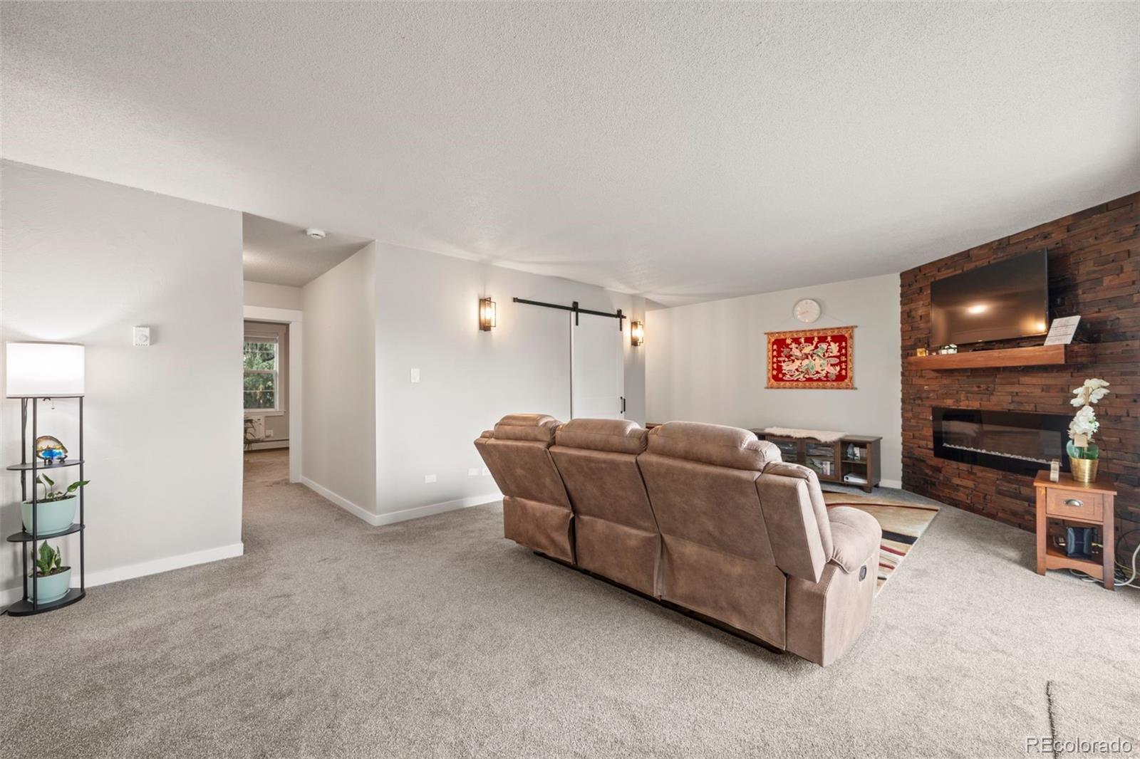 2120 S Vaughn Way 306F