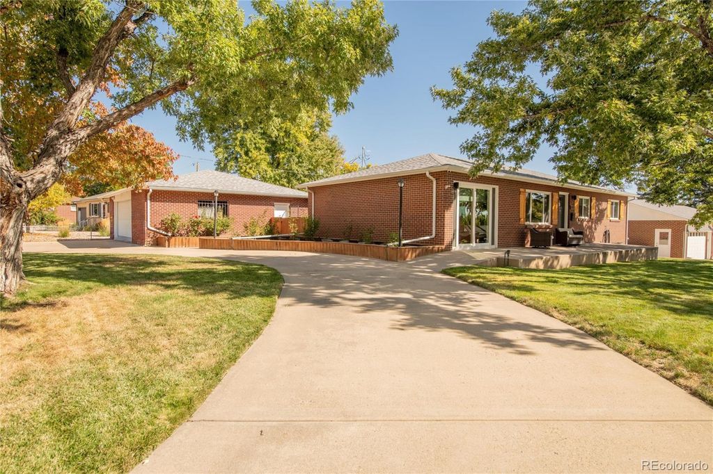 Photo of 12377 W Mississippi Avenue, Lakewood, CO 80228 (MLS # 9959284)