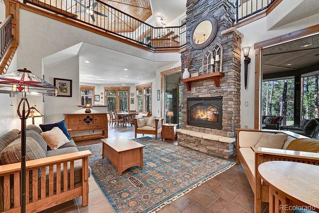 15947 Huckleberry Heights