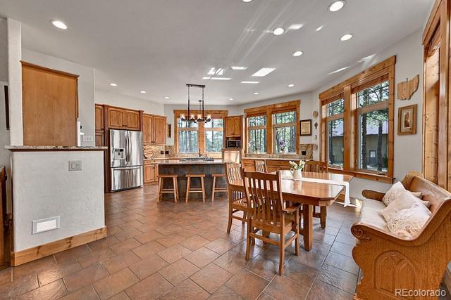 15947 Huckleberry Heights