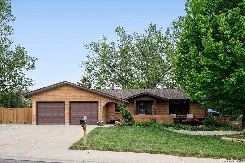 Photo of 2578 S Dover Way, Lakewood, CO 80227 (MLS # 6222082)