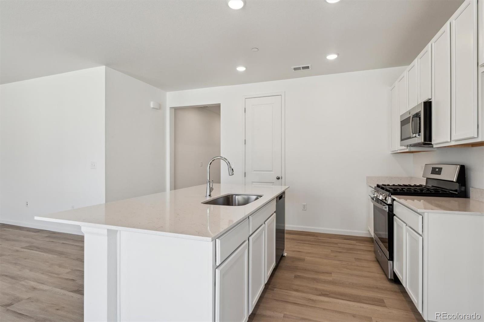 9672 Cathay Street, Commerce City, CO, 80022 4 9672 Cathay Street