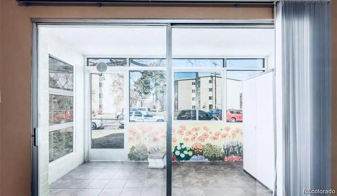 600 S Clinton Street 1A