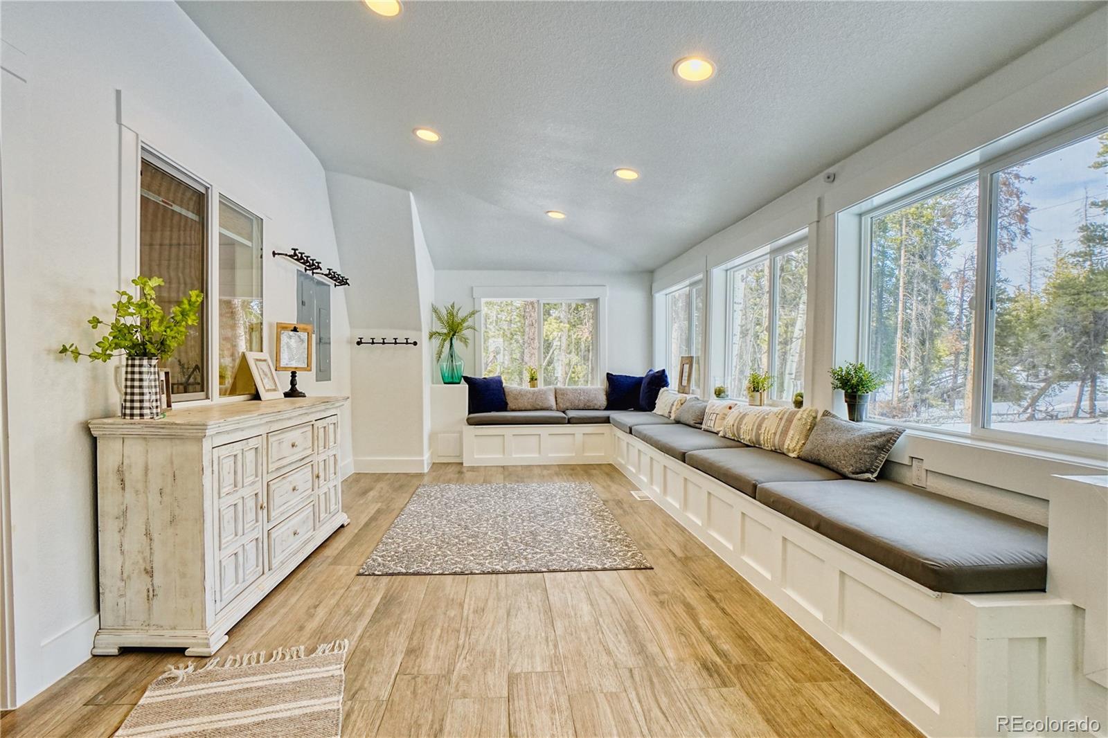 983 Wedgwood Road
