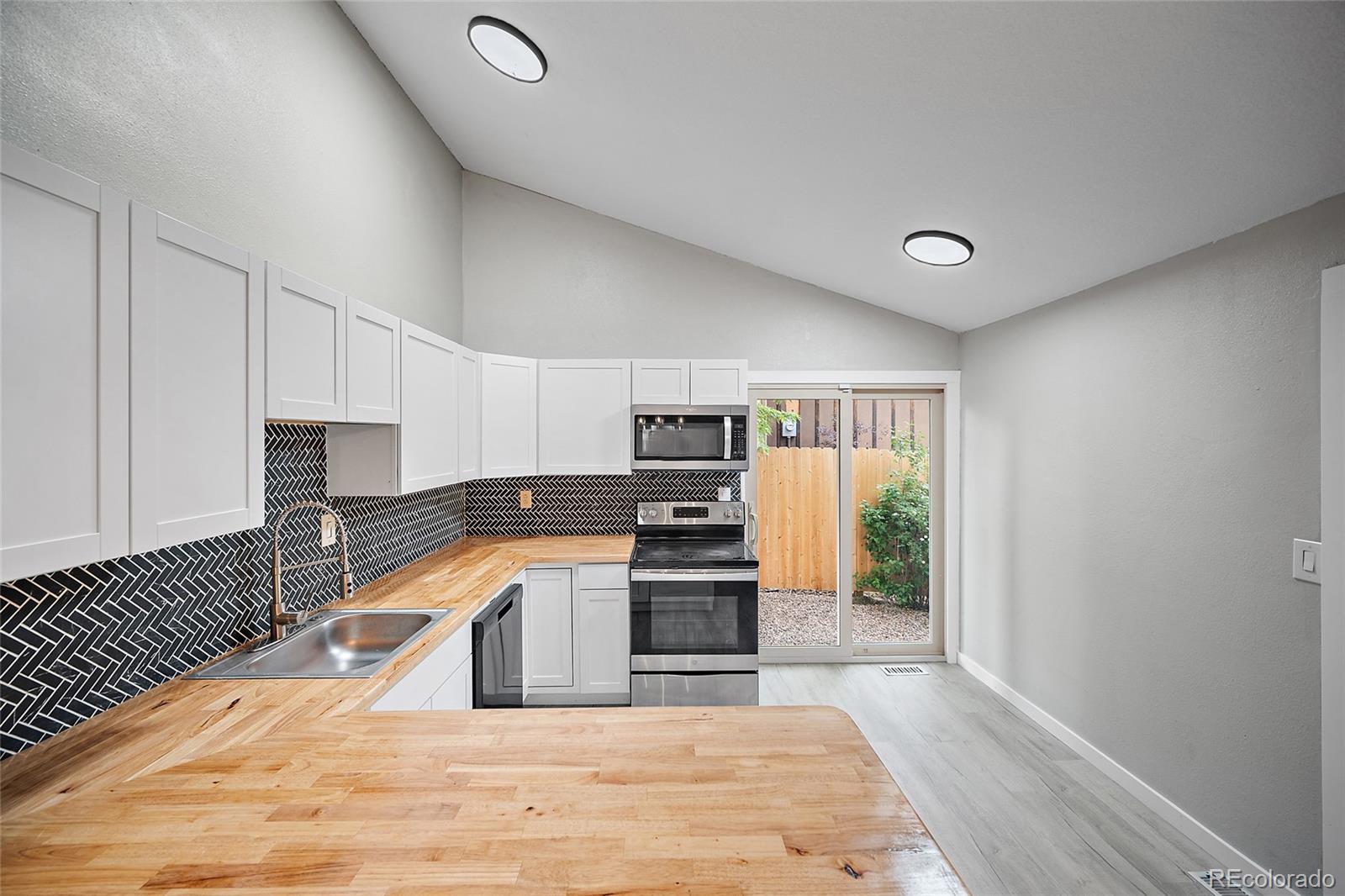 4408 Winding Circle