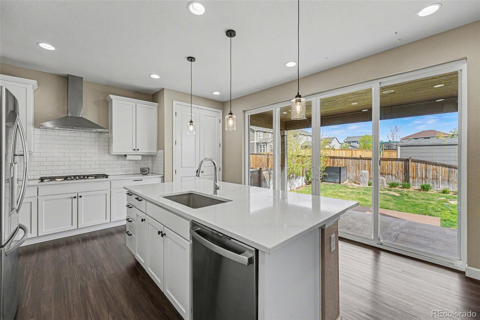 964 White Leaf Circle