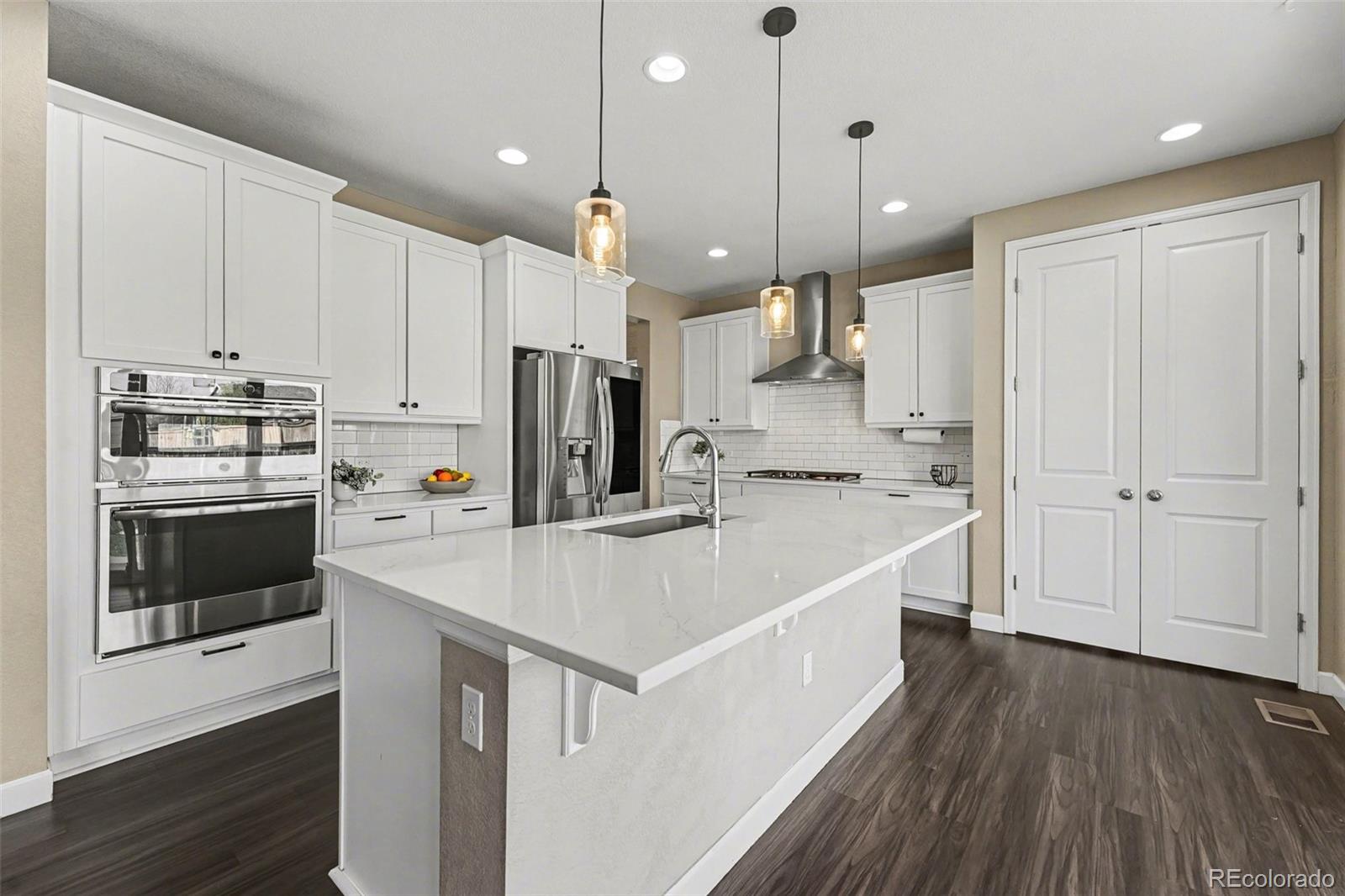 964 White Leaf Circle