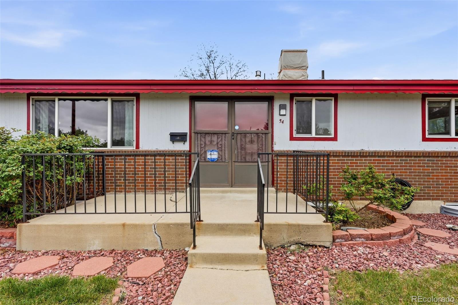 54 Leona Drive