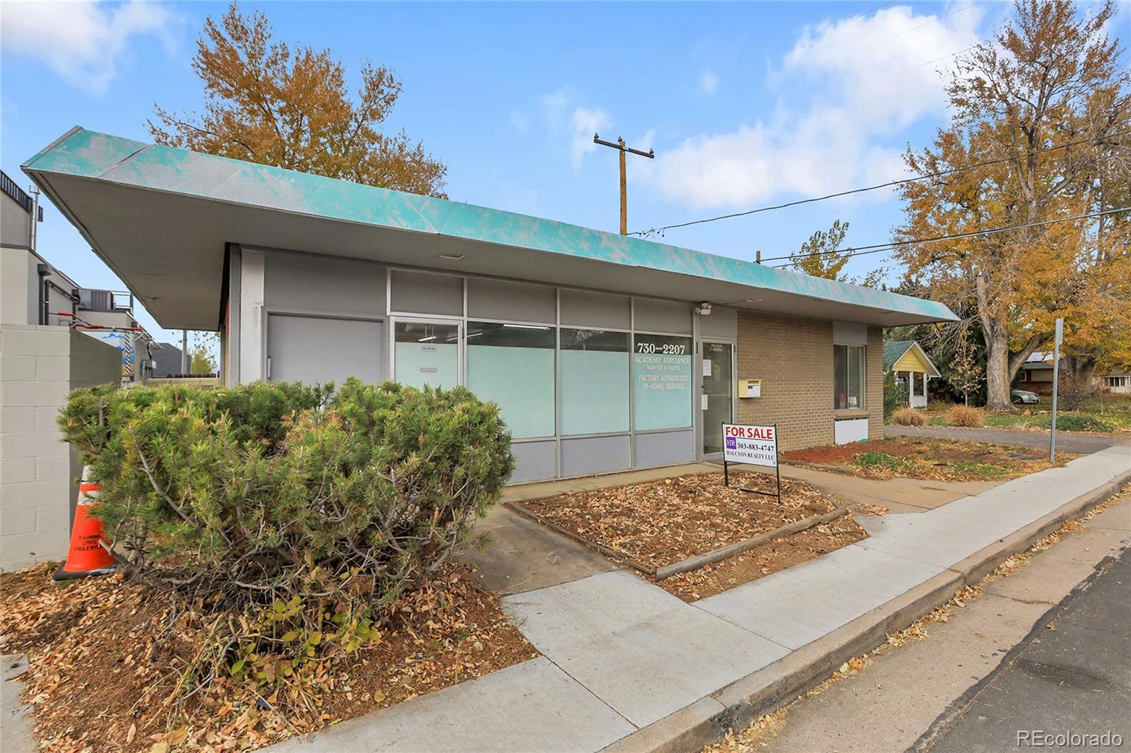 5687 S Foresthill Street