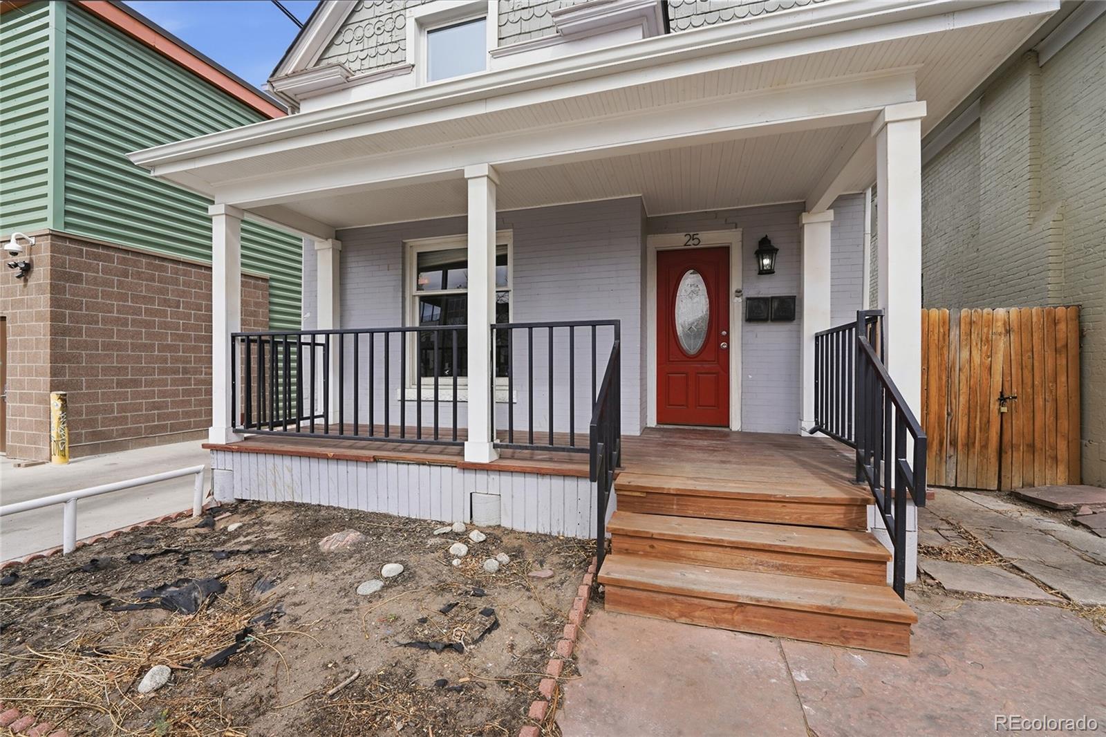 25 E Dakota Avenue