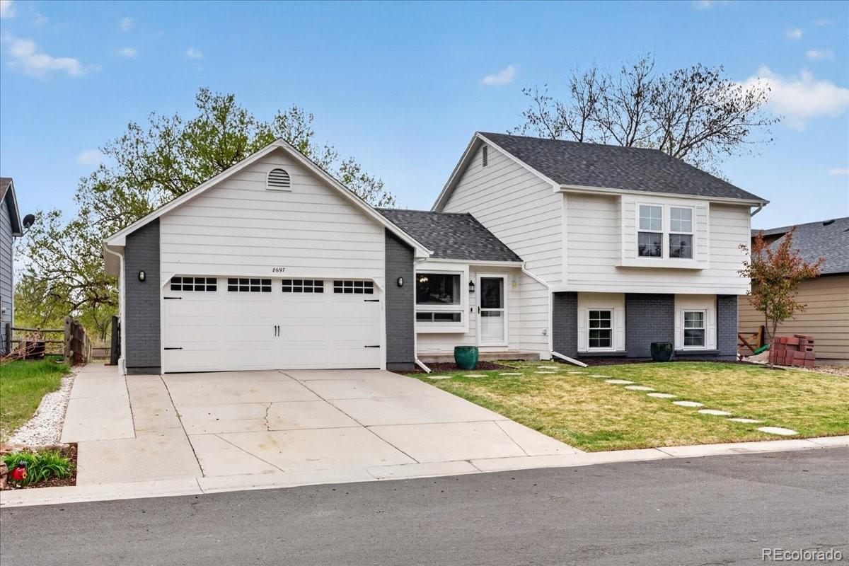 8697 Aspen Circle