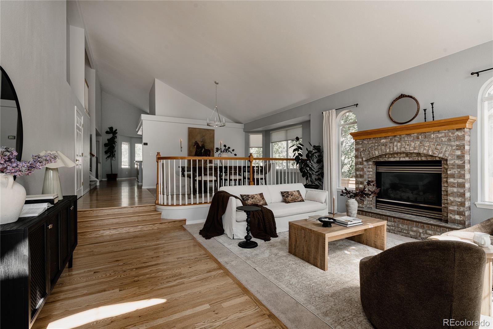 10011 Oak Leaf Way