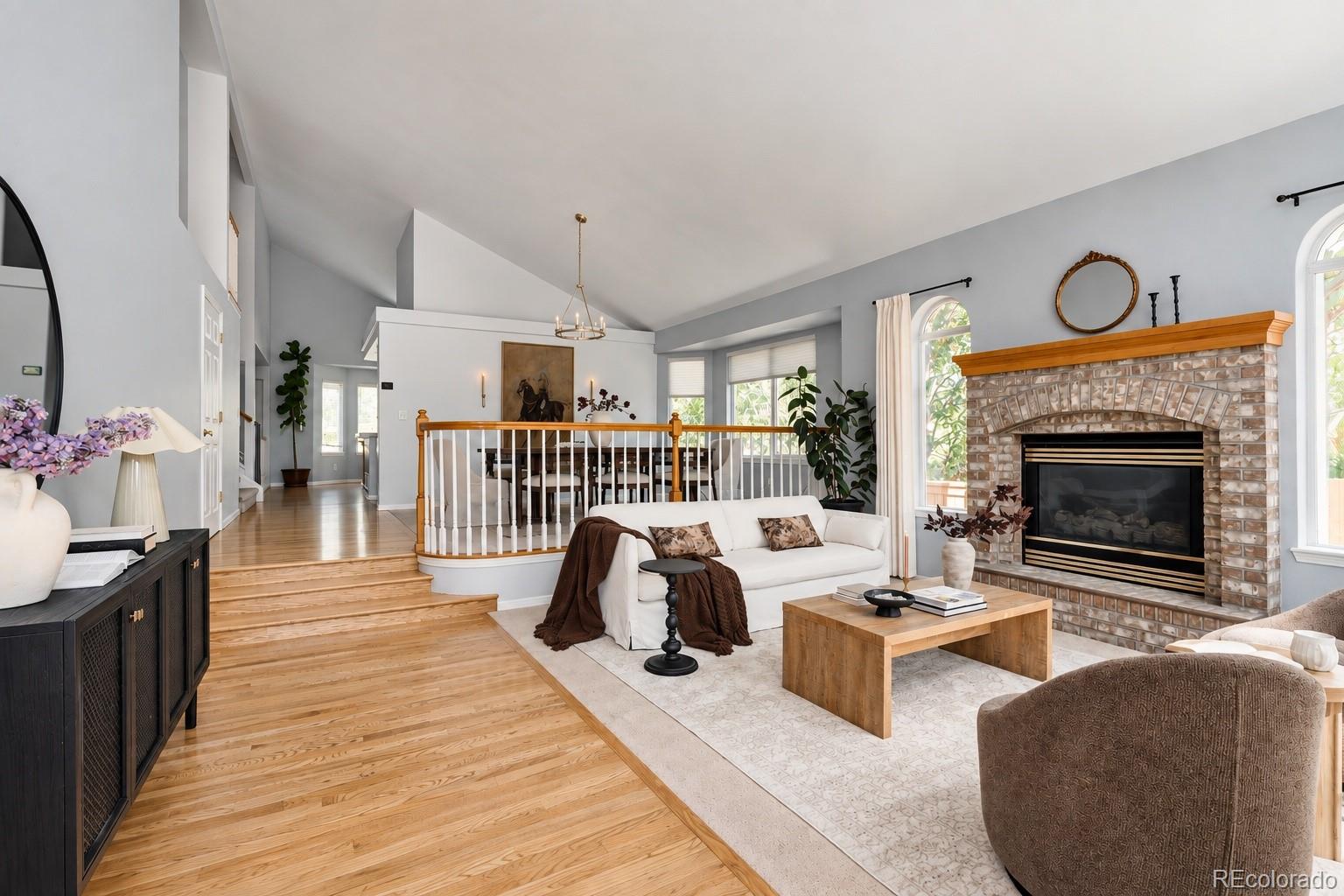 10011 Oak Leaf Way