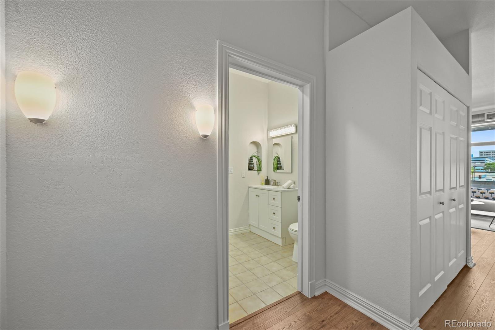 277 N Broadway 206