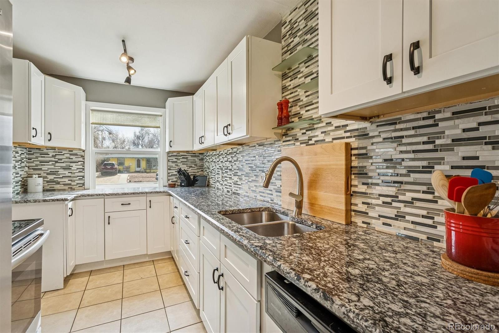 4841 E Missouri Avenue