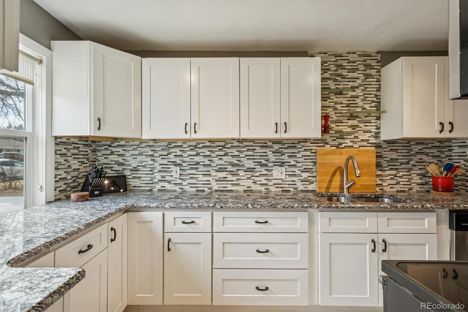 4841 E Missouri Avenue