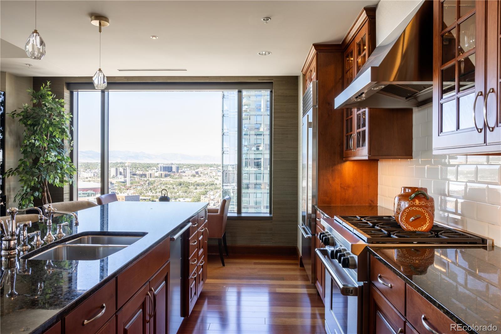 1133 14th Street 1800