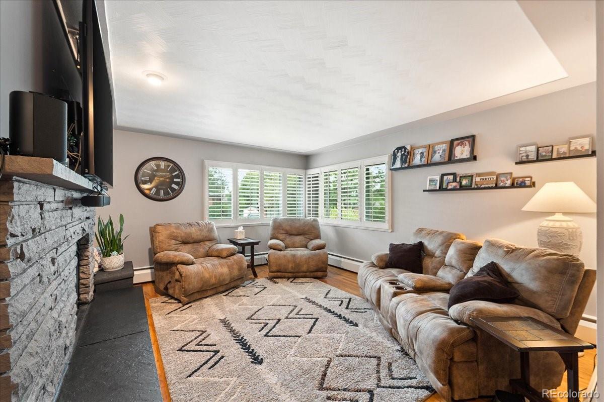 6444 Holland Circle