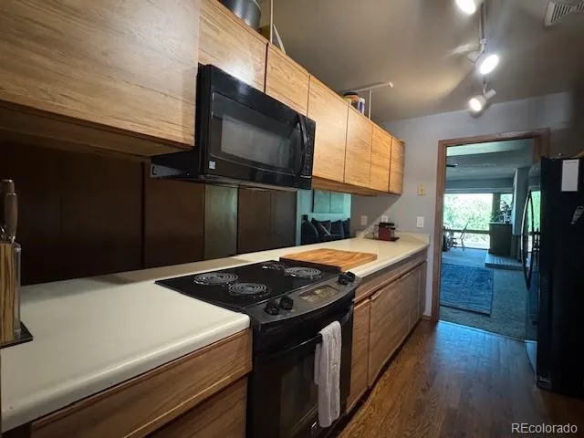 Colorado Springs, Colorado 80903, United States, 3 Bedrooms Bedrooms, ,2 BathroomsBathrooms,Residential,Active,194480