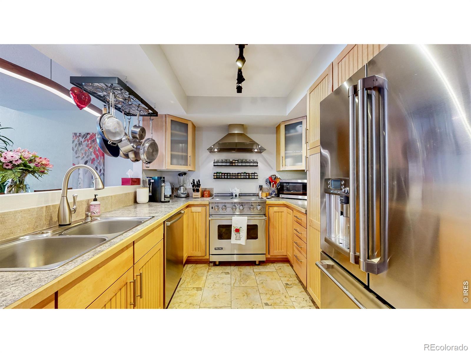 624 Pearl Street 203