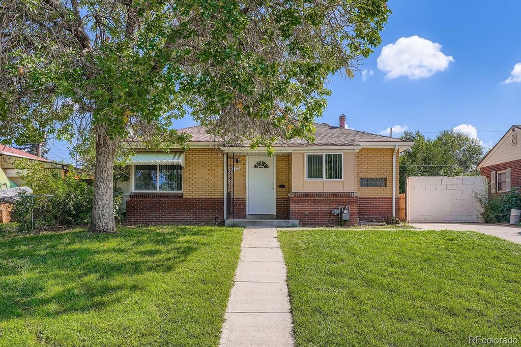Photo of 3670 Magnolia Street, Denver, CO 80207 (MLS # 4830863)
