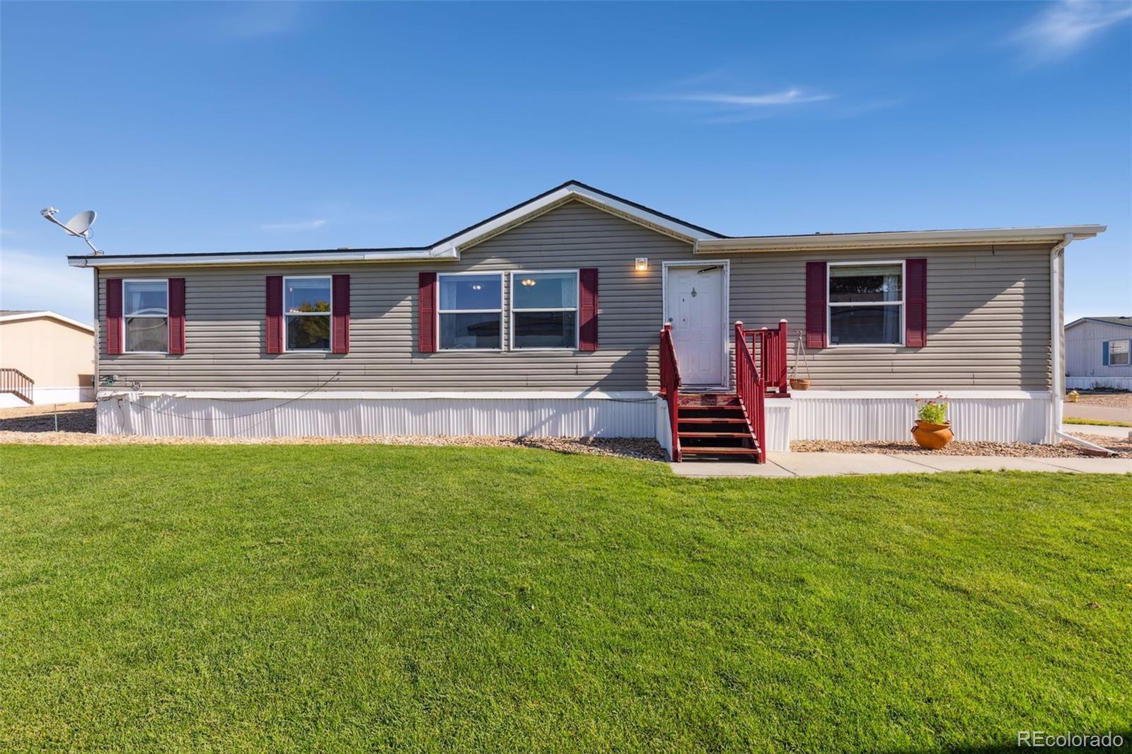 View Longmont, CO 80504 mobile home