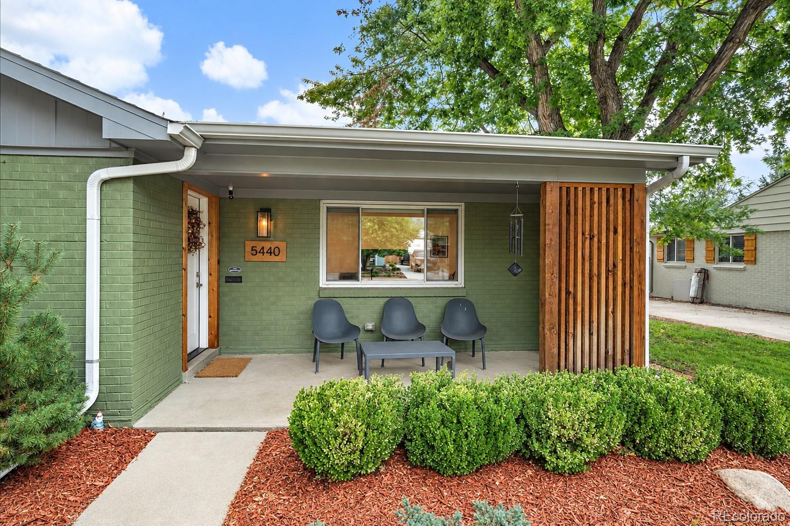5440 Hoyt Drive