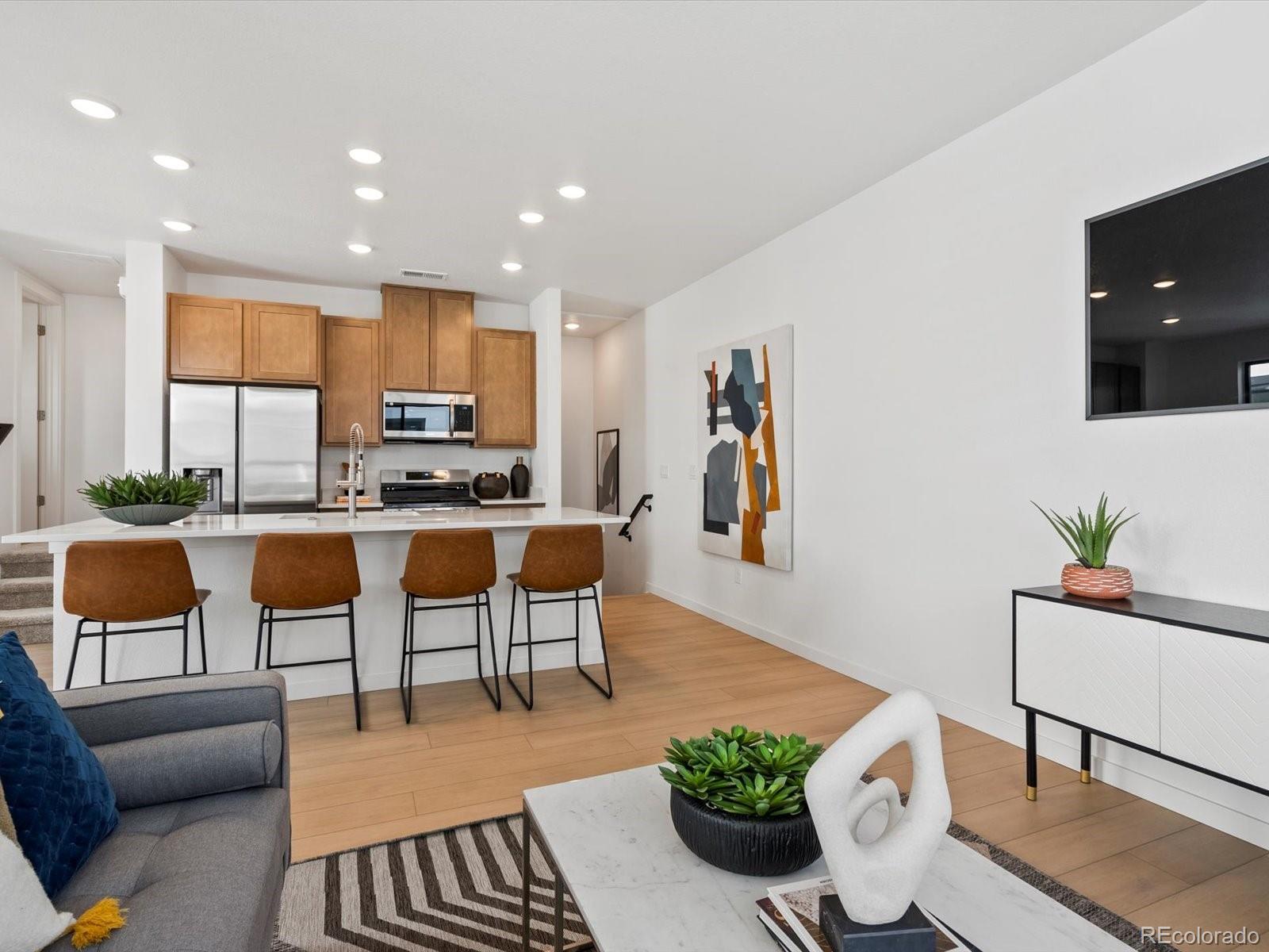 2060 S Holly Street 4