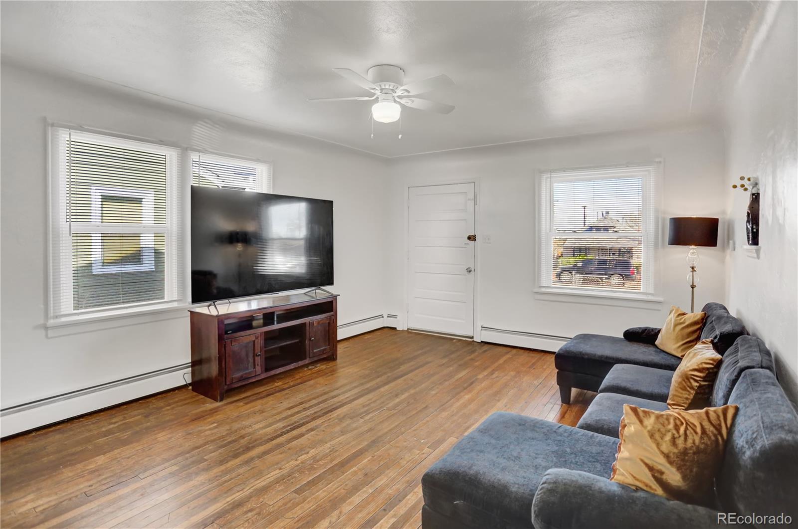 2860 W Irvington Place