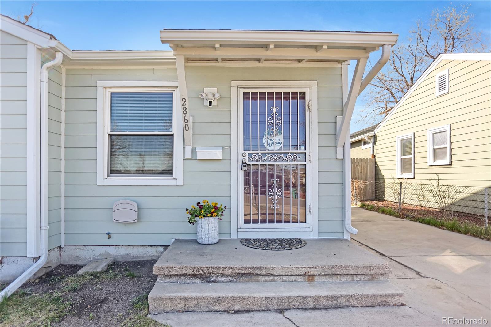 2860 W Irvington Place