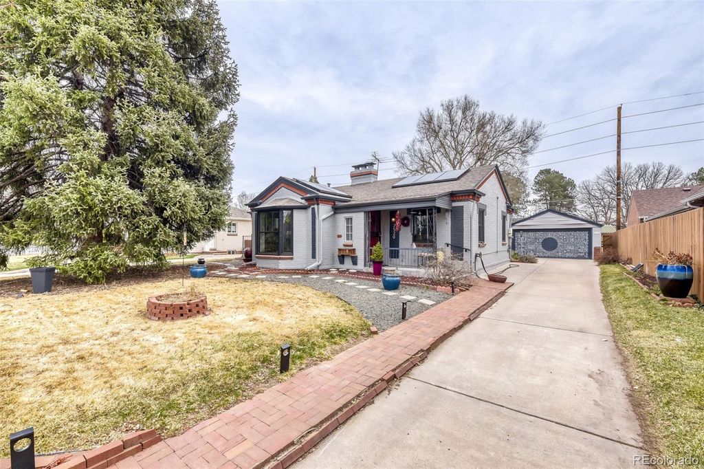 Photo of 2520 Locust Street, Denver, CO 80207 (MLS # 5735089)