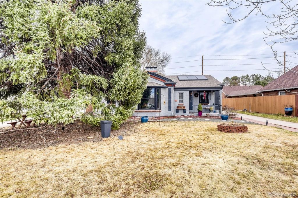 Photo of 2520 Locust Street, Denver, CO 80207 (MLS # 5735089)