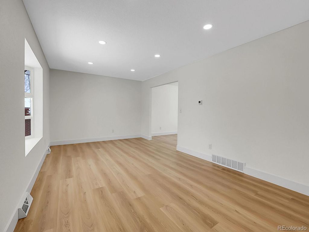 listing image 0