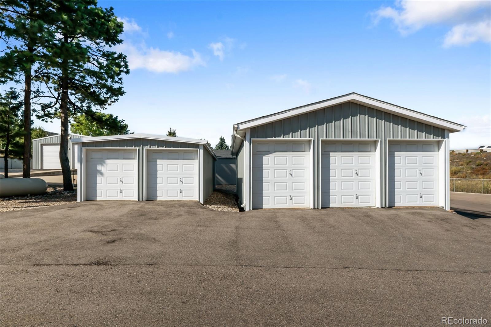 425 Pike Street