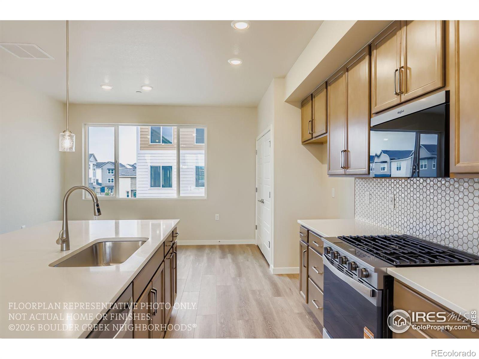 16571 Promenade Street