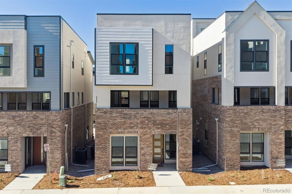 Photo of 11478 E Briarwood Circle, Centennial, CO 80112 (MLS # 7043916)