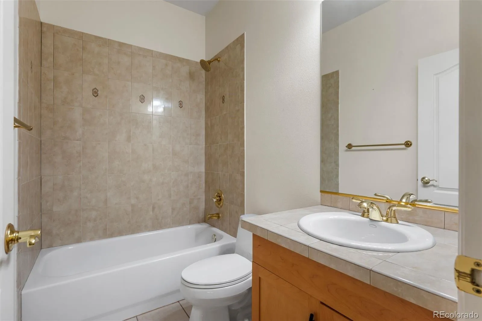 Aurora, Colorado 80016, United States, 5 Bedrooms Bedrooms, ,5 BathroomsBathrooms,Residential,Active,89432