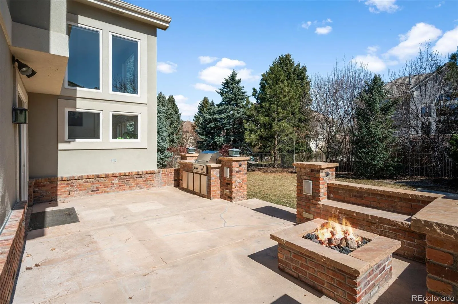 Aurora, Colorado 80016, United States, 5 Bedrooms Bedrooms, ,5 BathroomsBathrooms,Residential,Active,89432