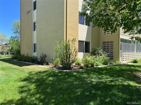 Condominium in Denver CO 660 Alton Way 2.jpg