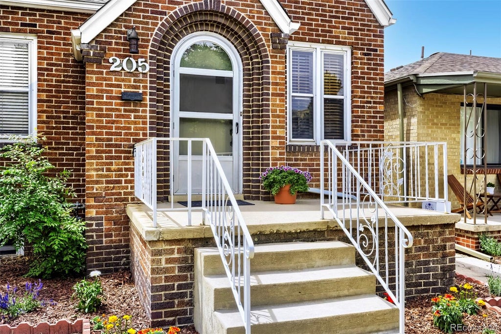 Photo of 205 N Washington Street, Denver, CO 80203 (MLS # 5209587)
