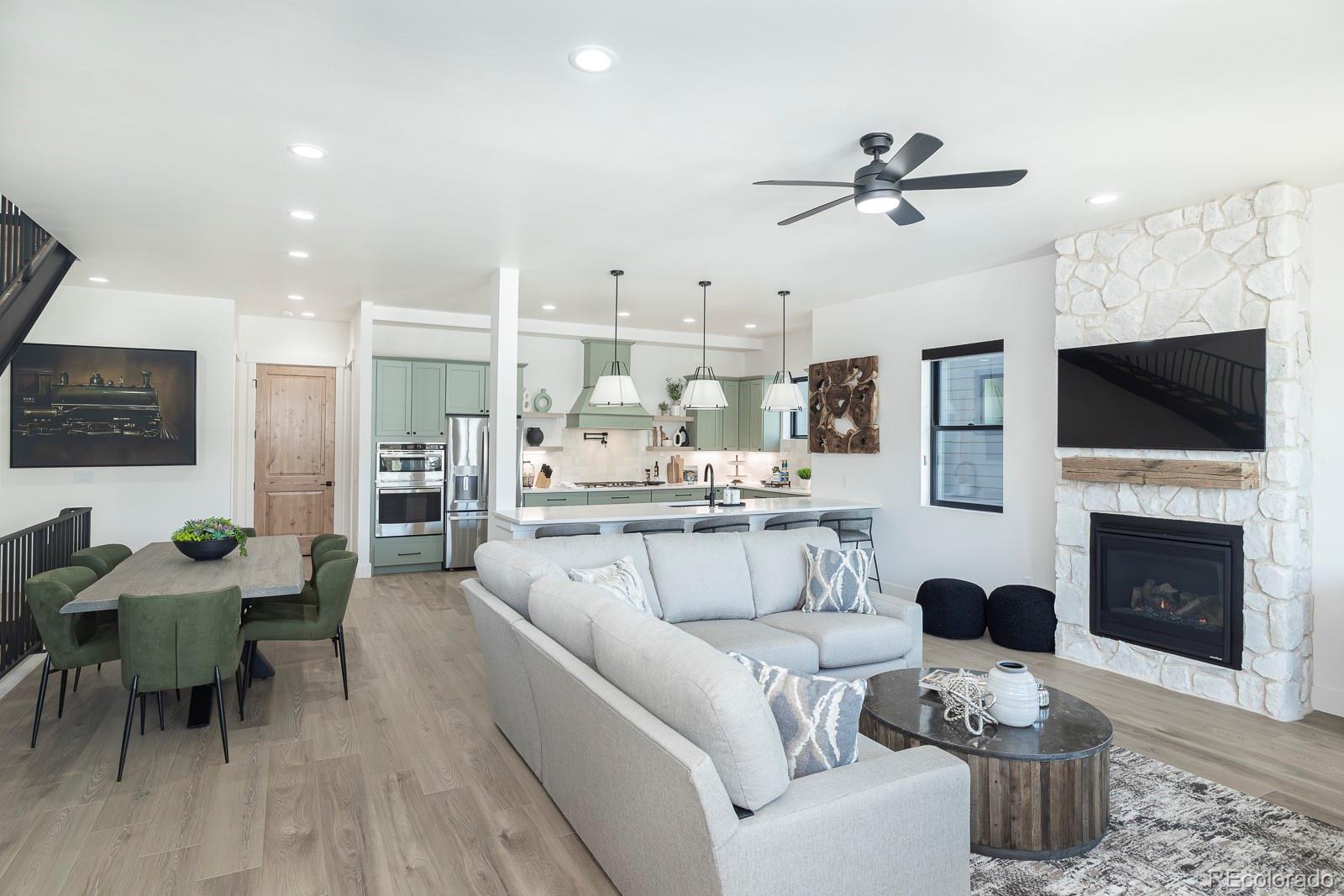 165 Whistlestop Circle