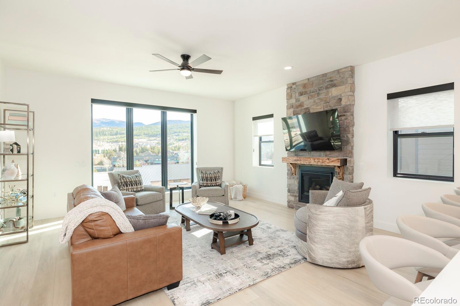 165 Whistlestop Circle