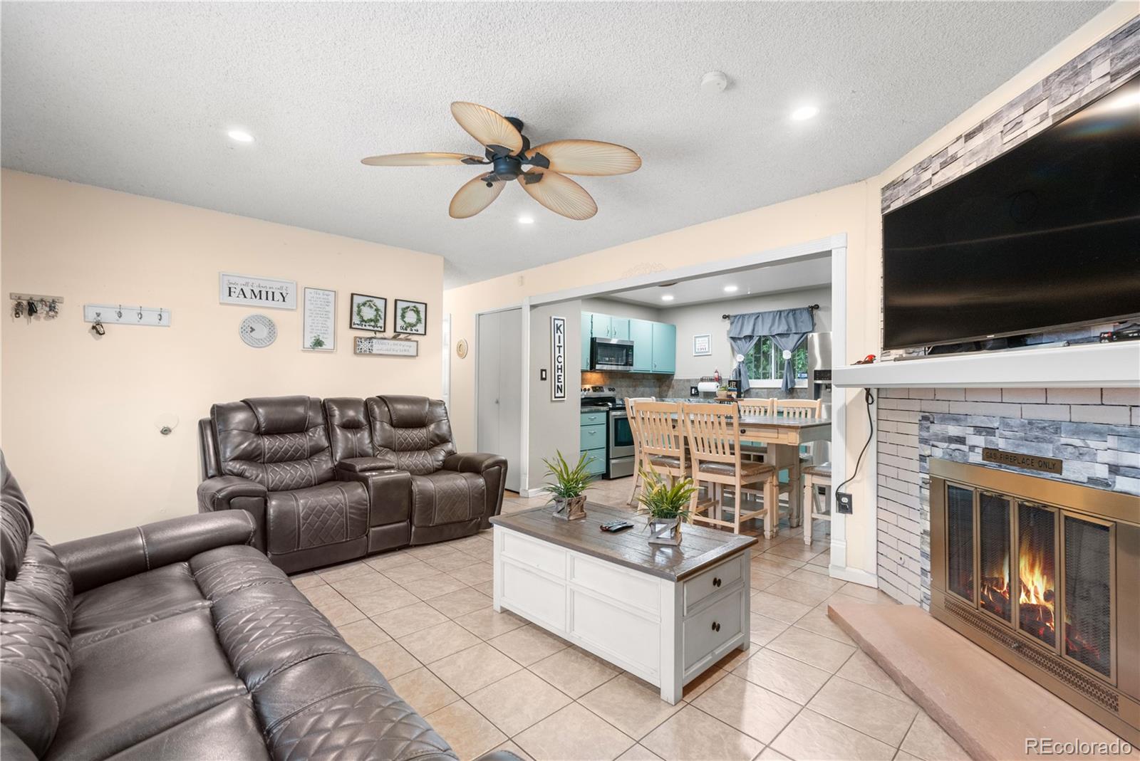 5563 Blackhawk Way