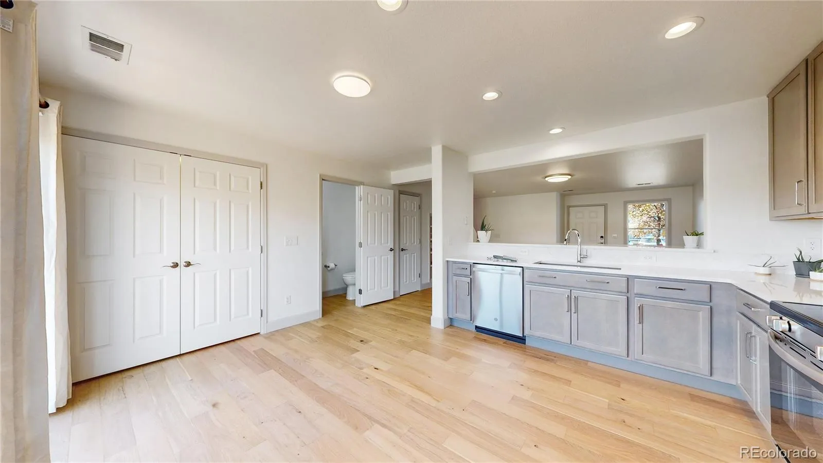 Erie, Colorado 80516, United States, 3 Bedrooms Bedrooms, ,2 BathroomsBathrooms,Residential,Coming Soon,240069