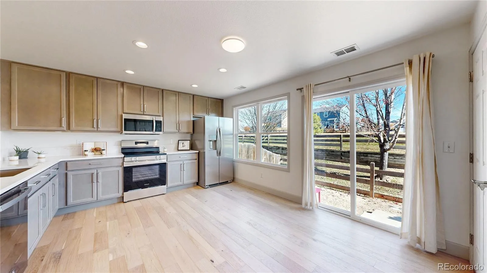 Erie, Colorado 80516, United States, 3 Bedrooms Bedrooms, ,2 BathroomsBathrooms,Residential,Coming Soon,240069