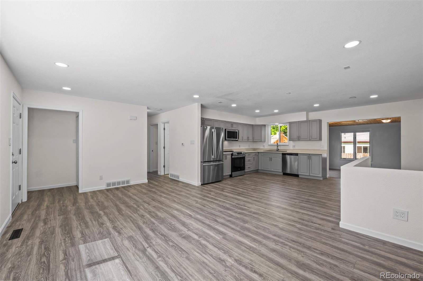 1035 Iris Street, Broomfield, CO, 80020 4 1035 Iris Street