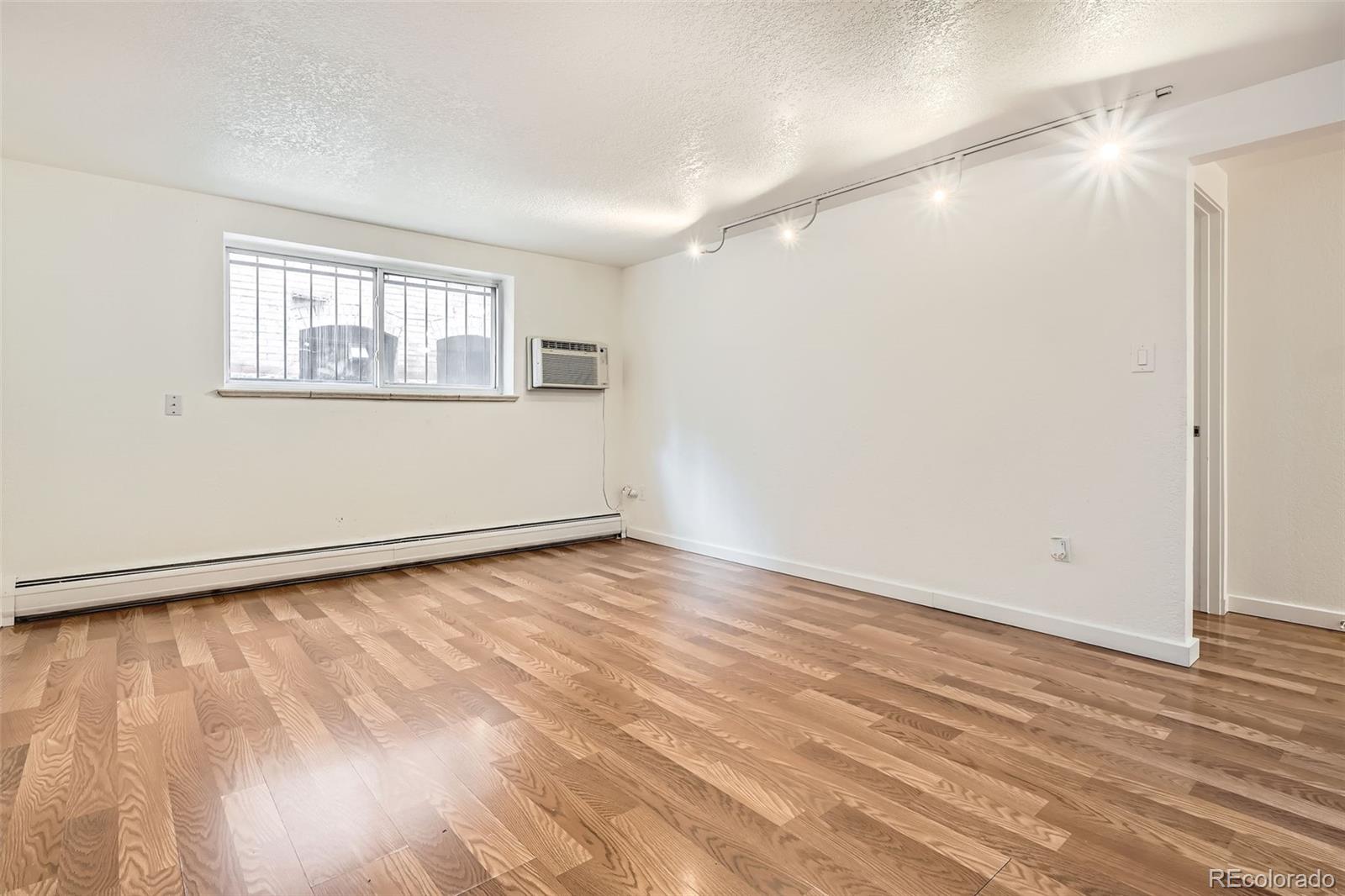 1045 N Clarkson Street 105